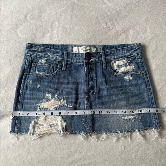 Y2K Abercrombie & Fitch Distressed Denim Micro Mini Skirt Size 25 Low Rise - Picture 9 of 11